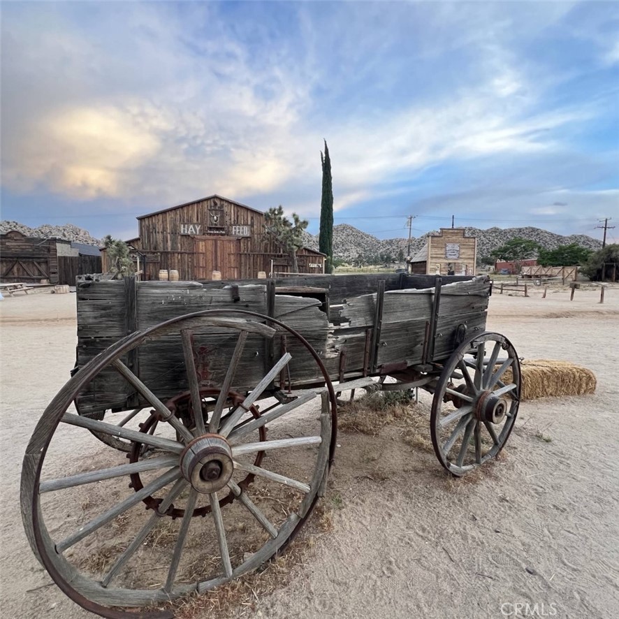 543050 Red Ryder Rd, Pioneertown, CA 92268