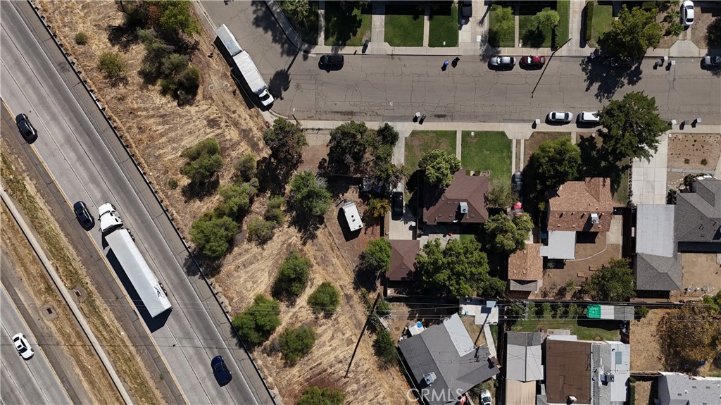 2243 E Cambridge Ave, Fresno, CA 93703