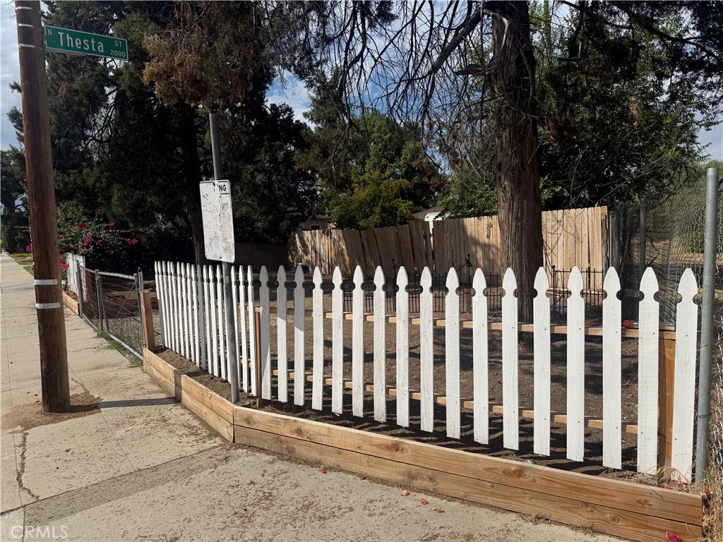 2243 E Cambridge Ave, Fresno, CA 93703