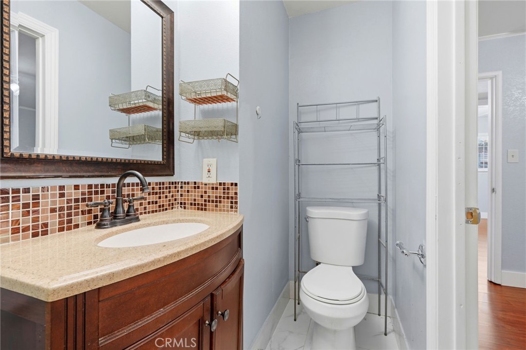 2826 E Hampton Way, Fresno, CA 93726