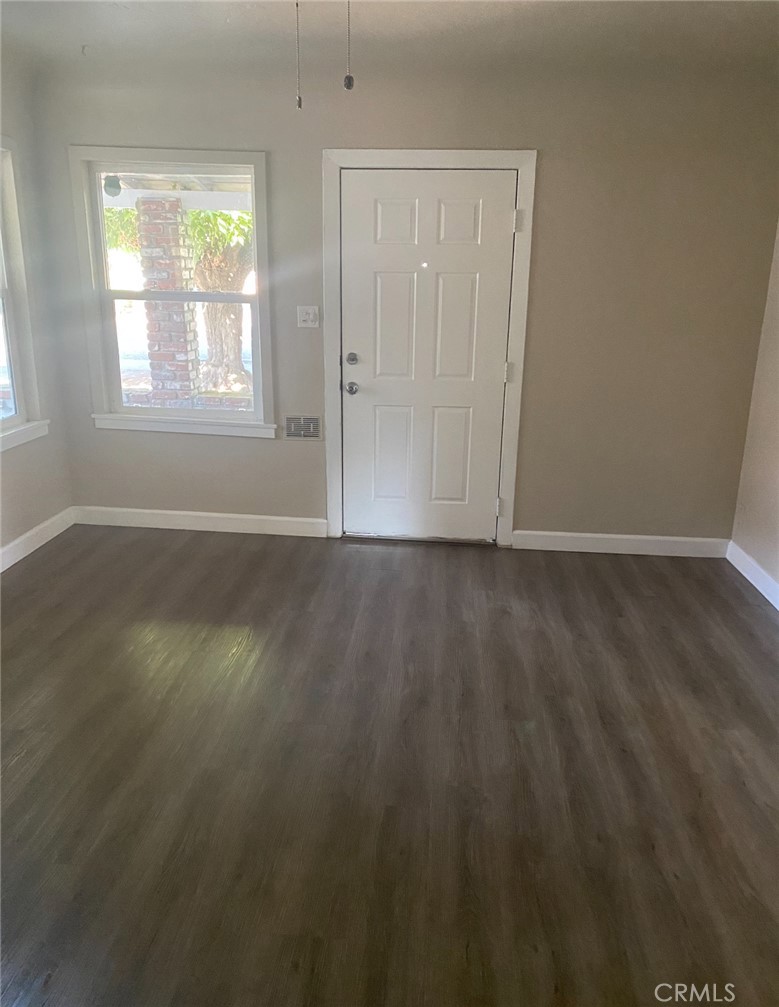 704 N Garden, Visalia, CA 93291