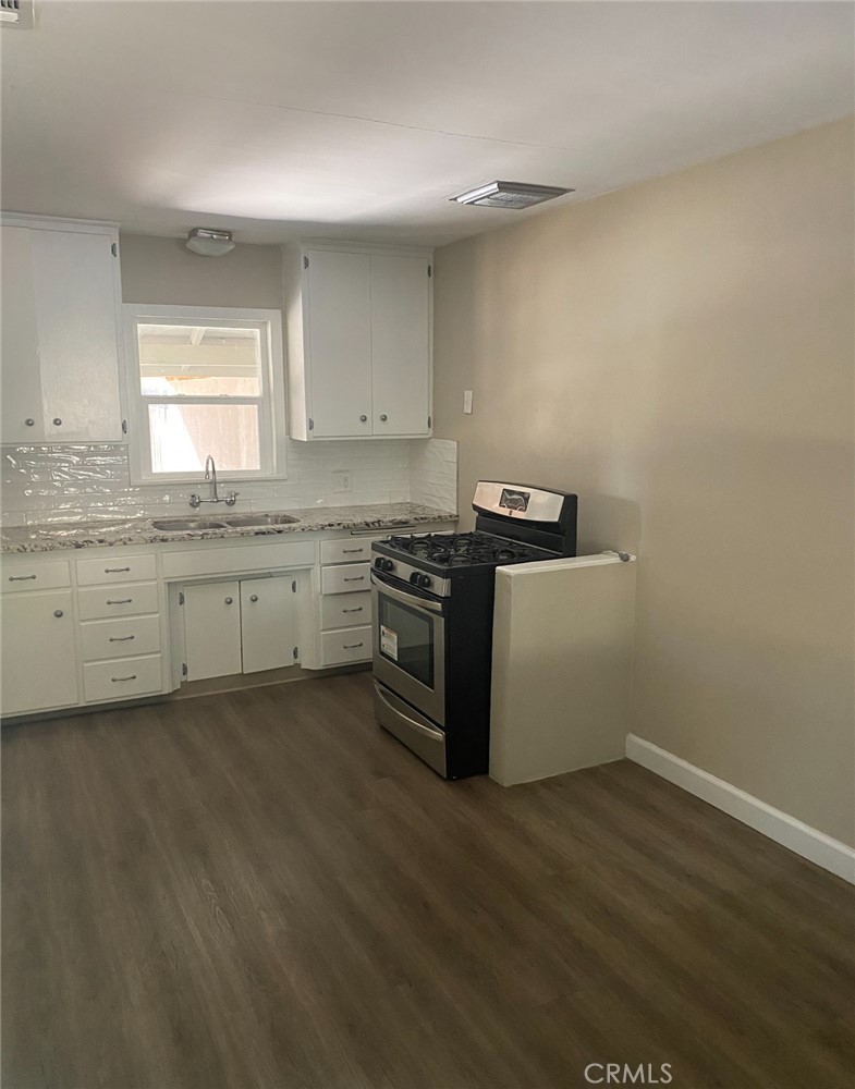 704 N Garden, Visalia, CA 93291