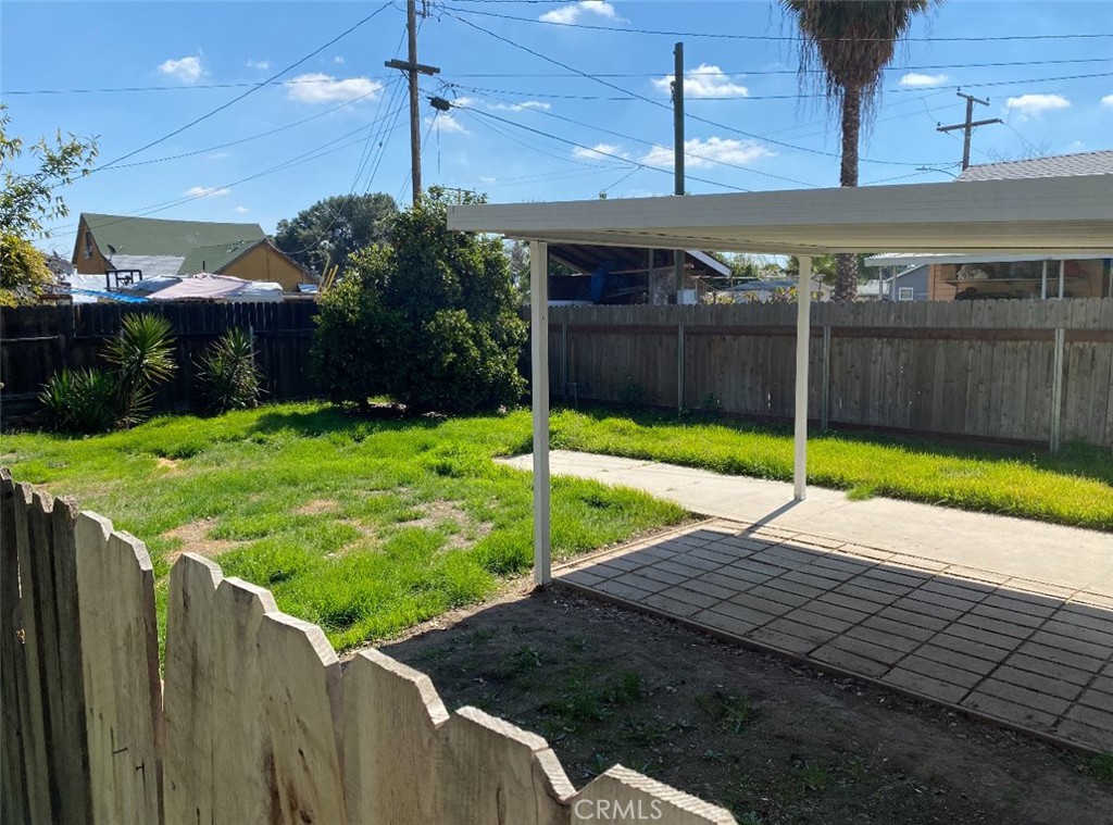 704 N Garden, Visalia, CA 93291