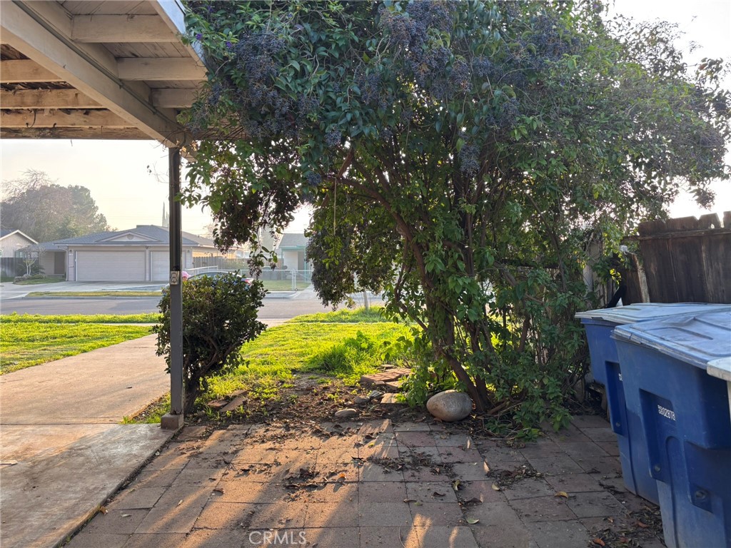 4298 N Holt, Fresno, CA 93705