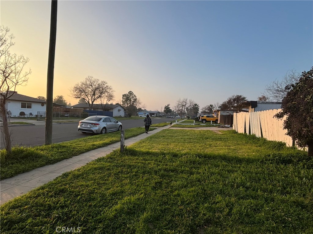 4298 N Holt, Fresno, CA 93705