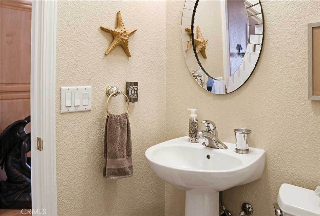 4201 Crown Valley, Modesto, CA 95356