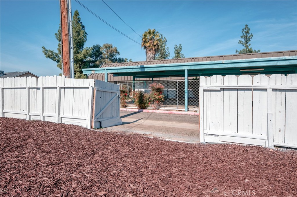 4161 E Holland, Fresno, CA 93726