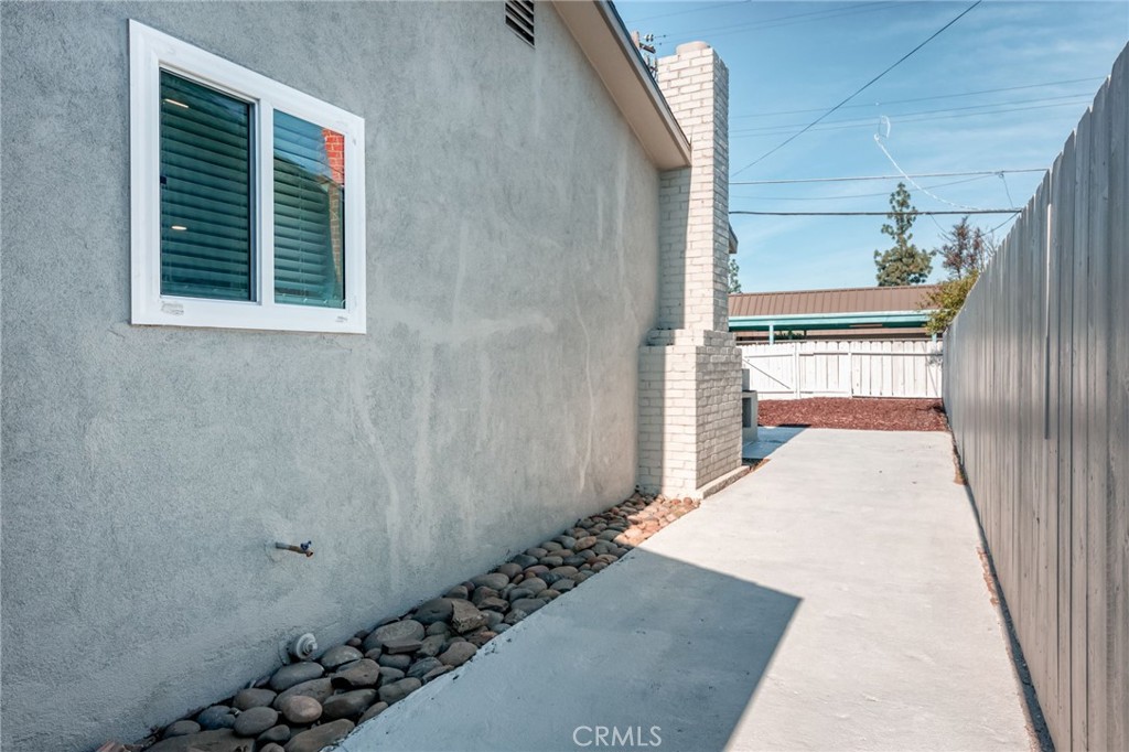 4161 E Holland, Fresno, CA 93726