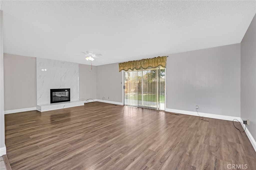 2265 E Herndon, Fresno, CA 93720