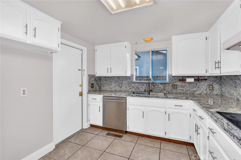 2265 E Herndon, Fresno, CA 93720