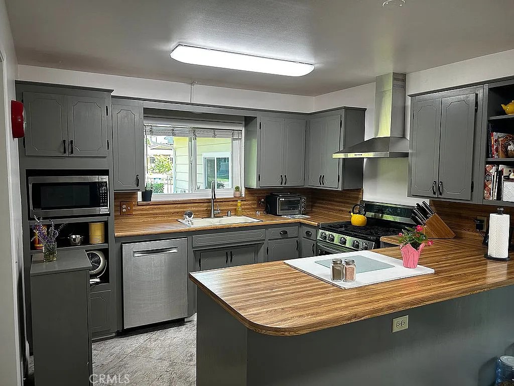 1046 W Princeton Ave, Visalia, CA 93277