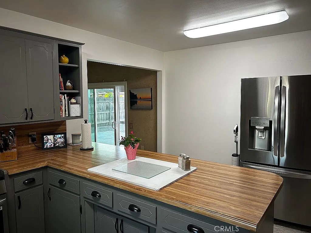 1046 W Princeton Ave, Visalia, CA 93277