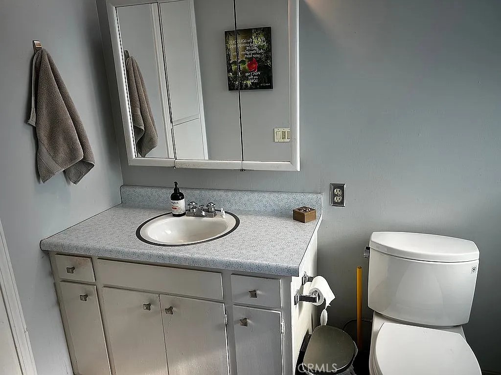 1046 W Princeton Ave, Visalia, CA 93277