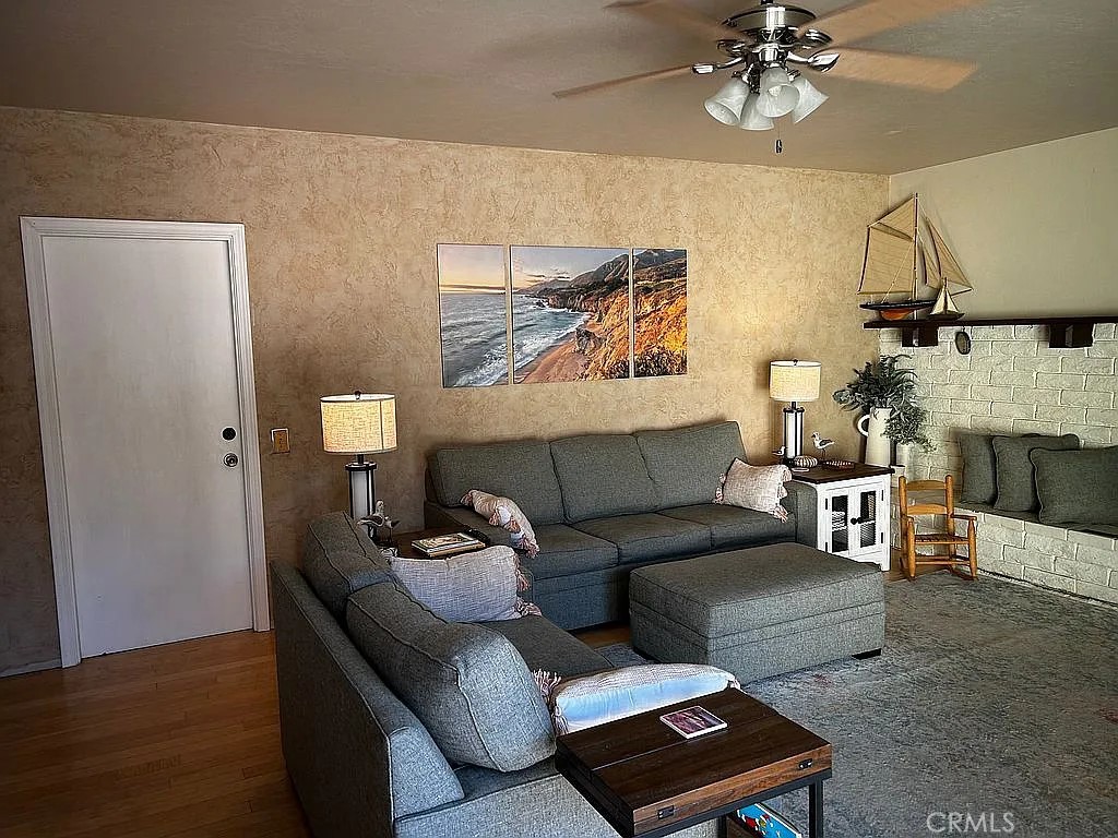 1046 W Princeton Ave, Visalia, CA 93277