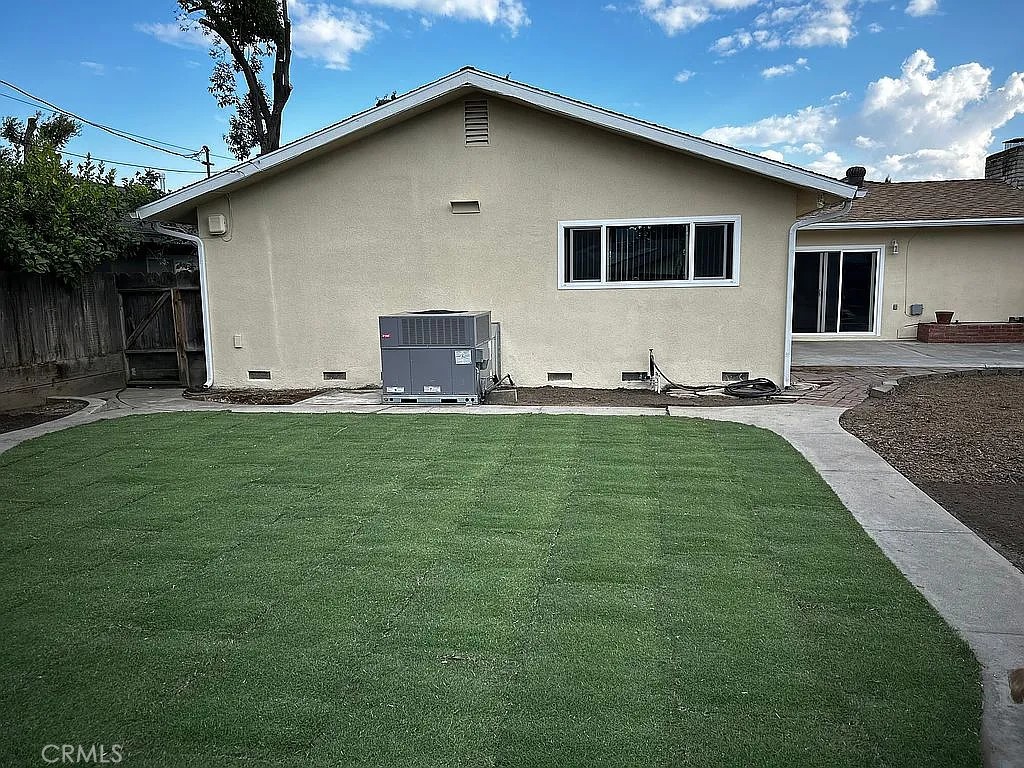 1046 W Princeton Ave, Visalia, CA 93277