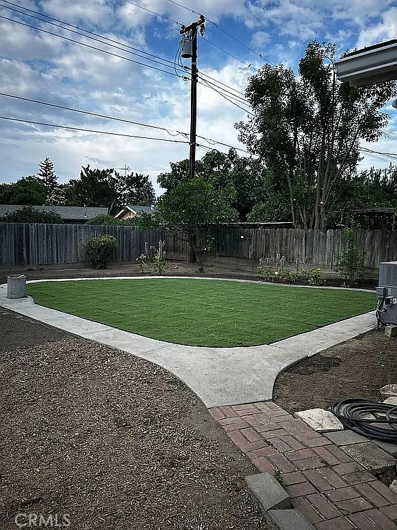 1046 W Princeton Ave, Visalia, CA 93277