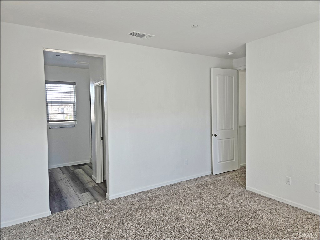 3021 N Sowell St, Visalia, CA 93291