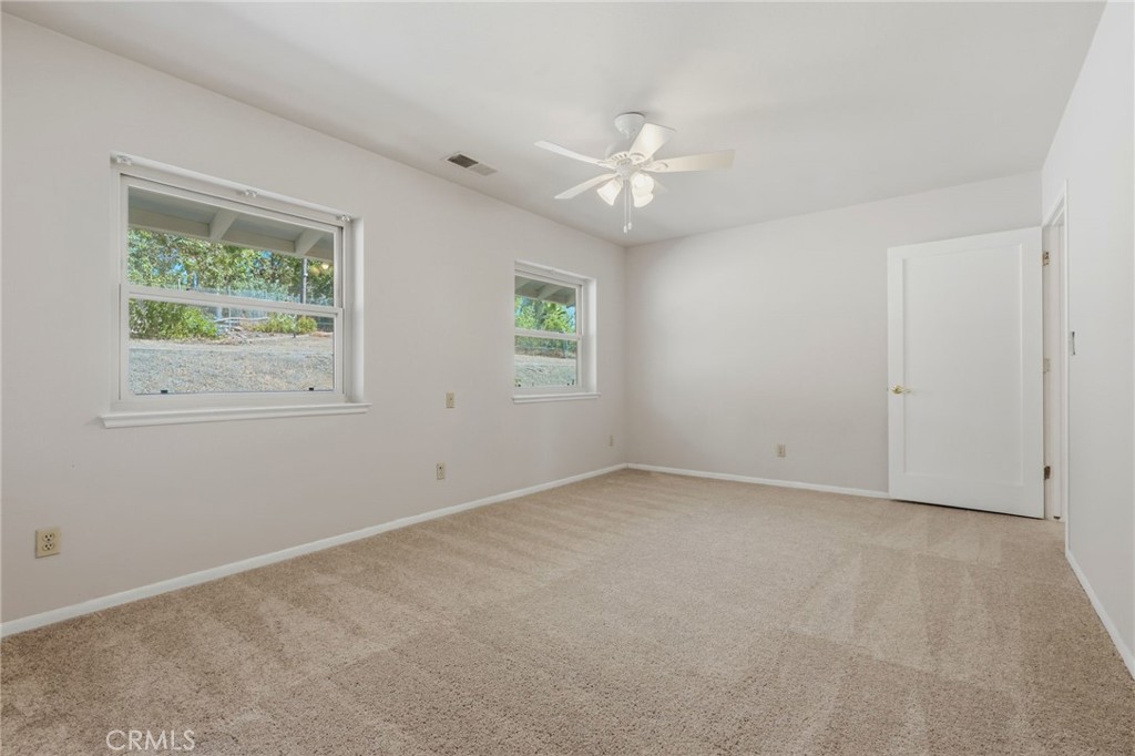 84 S Park St, Porterville, CA 93257