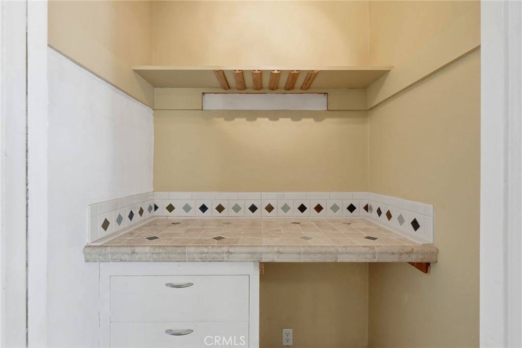 84 S Park St, Porterville, CA 93257