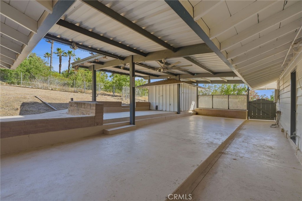 84 S Park St, Porterville, CA 93257