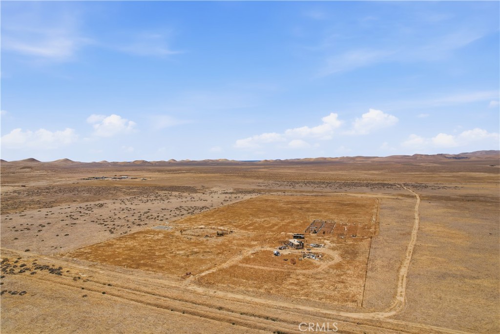 13385 Hawthorne, Lost Hills, CA 93249