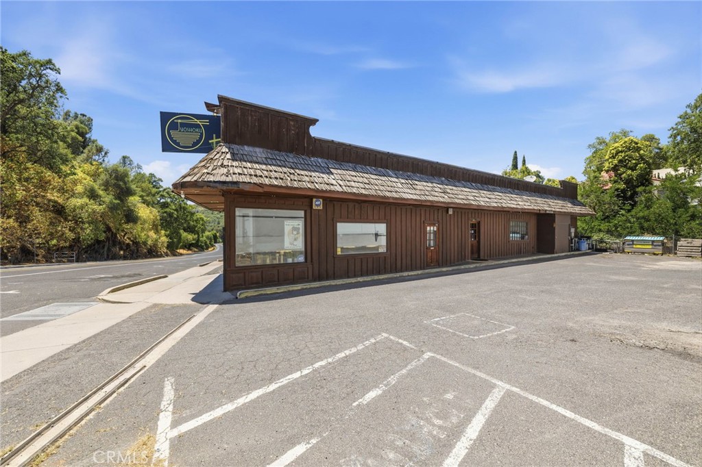 64 Stockton, Sonora, CA 95370