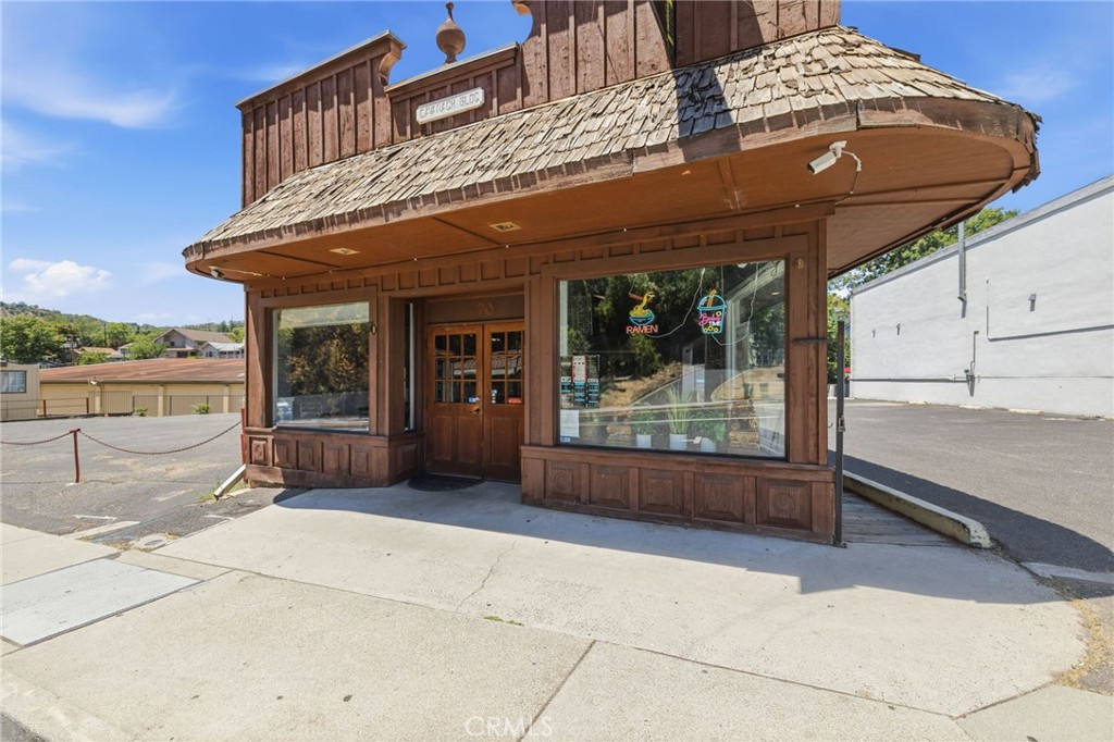 64 Stockton, Sonora, CA 95370