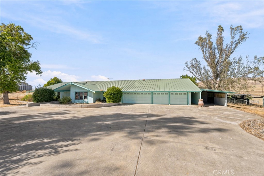 6388 E Appaloosa, Clovis, CA 93619