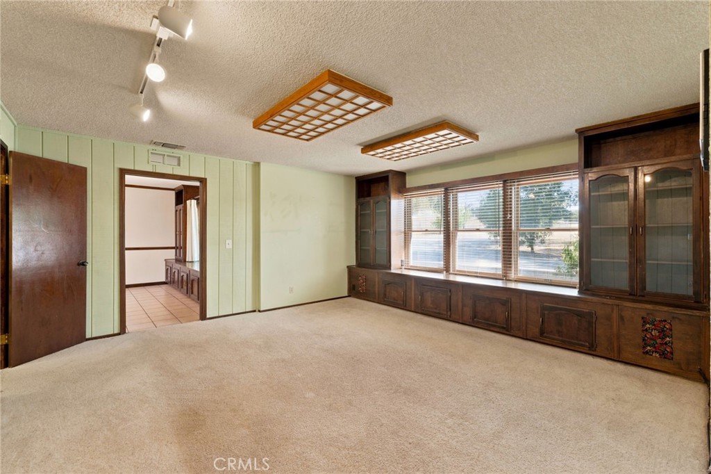 6388 E Appaloosa, Clovis, CA 93619