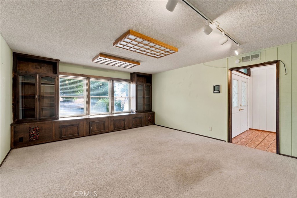6388 E Appaloosa, Clovis, CA 93619