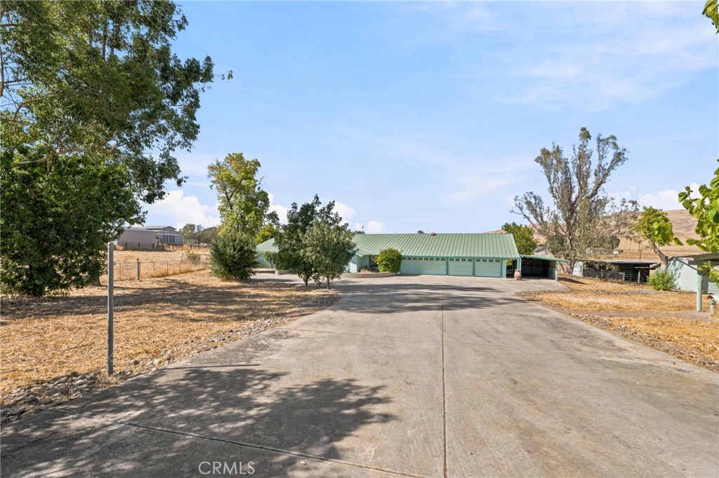 6388 E Appaloosa, Clovis, CA 93619