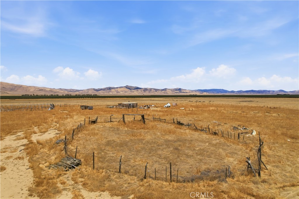 13385 Hawthorne, Lost Hills, CA 93249