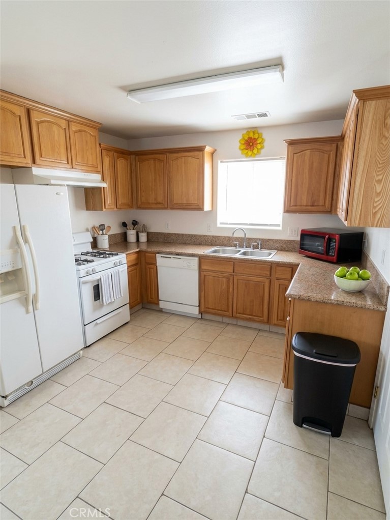 549 S Del Norte, Kerman, CA 93630