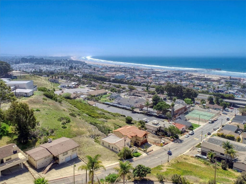 600 Wadsworth Ave, Pismo Beach, CA 93449
