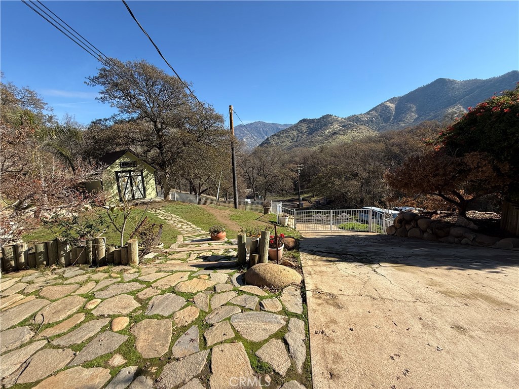 40820 Oak Ridge Dr, Three Rivers, CA 93271