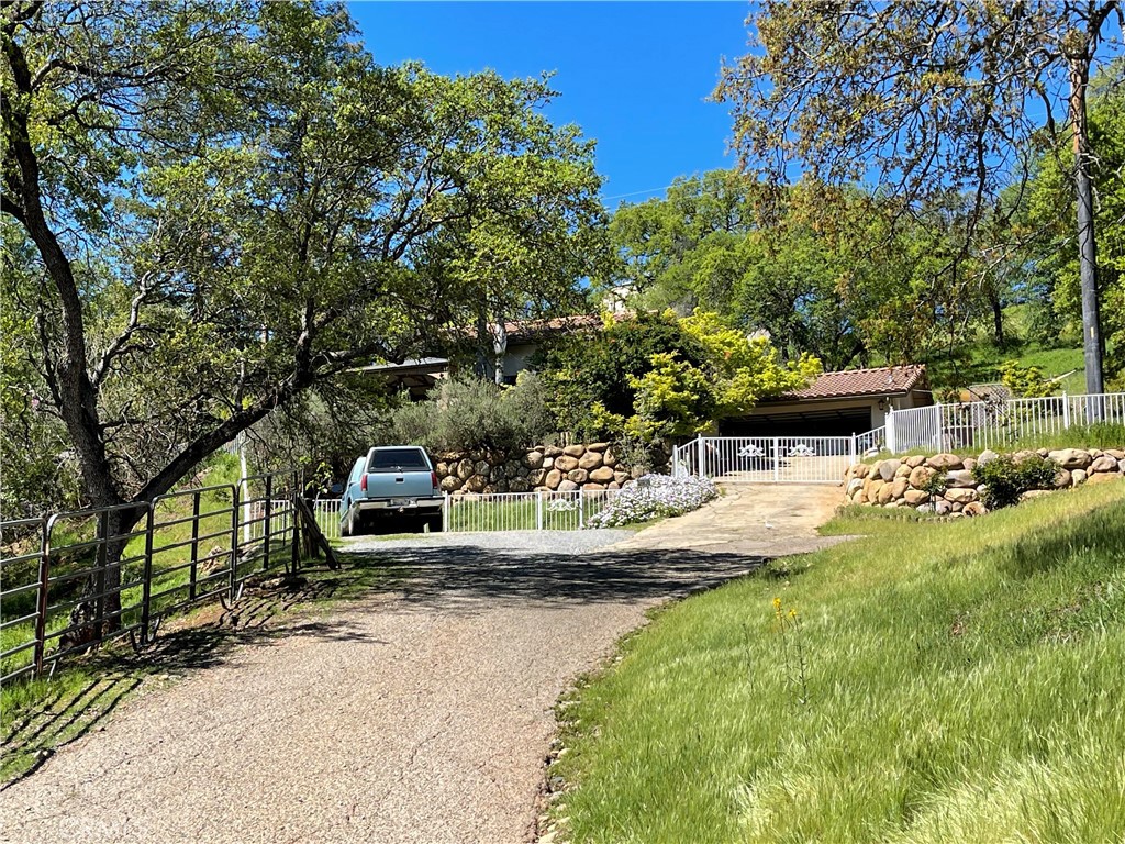 40820 Oak Ridge Dr, Three Rivers, CA 93271