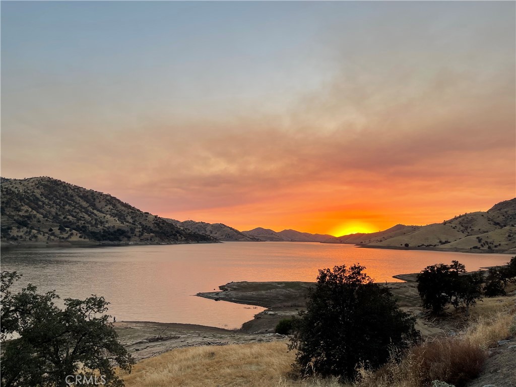 40820 Oak Ridge Dr, Three Rivers, CA 93271