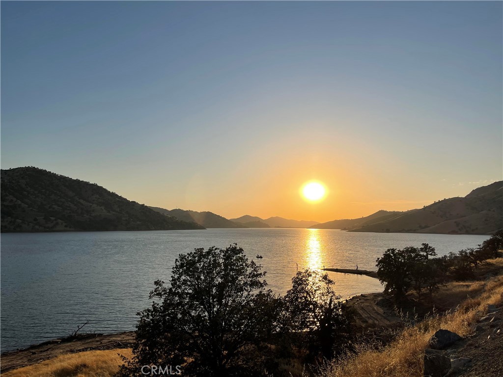 40820 Oak Ridge Dr, Three Rivers, CA 93271