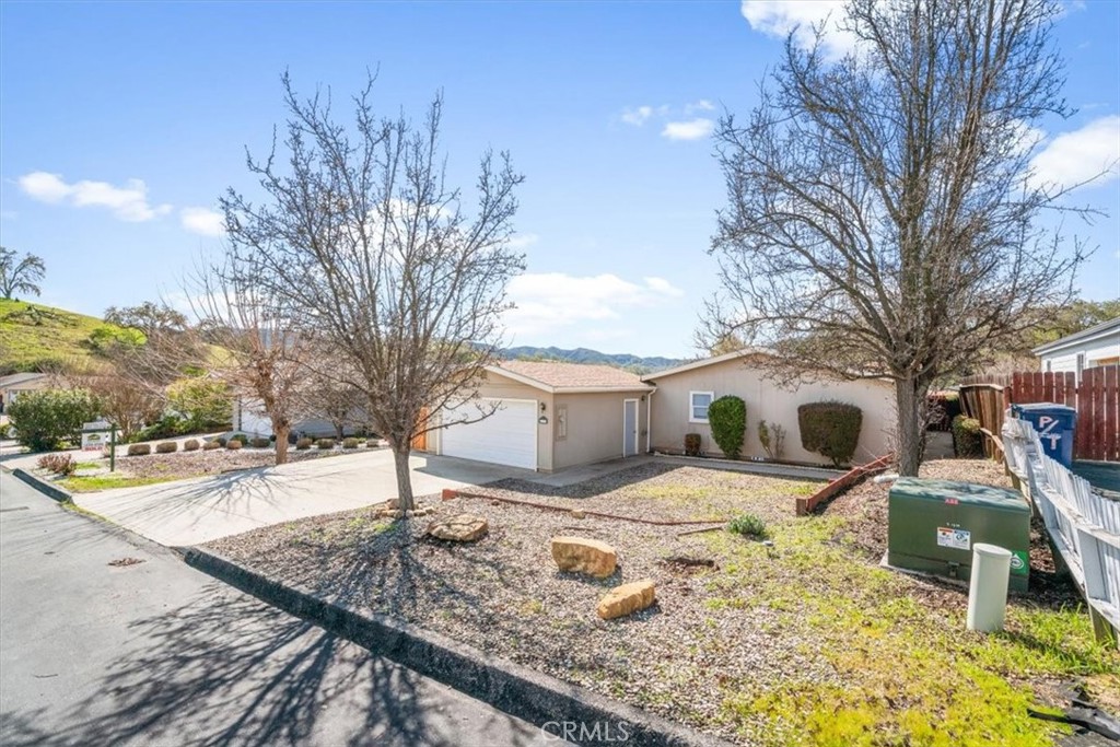 4173 Quarterhorse Way, Paso Robles, CA 93446