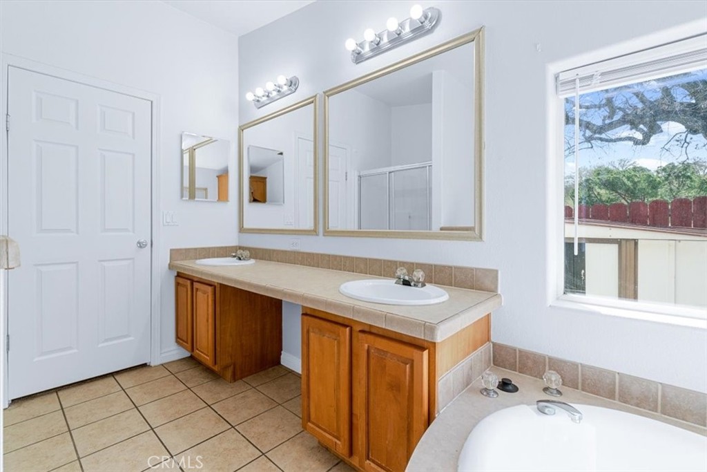 4173 Quarterhorse Way, Paso Robles, CA 93446