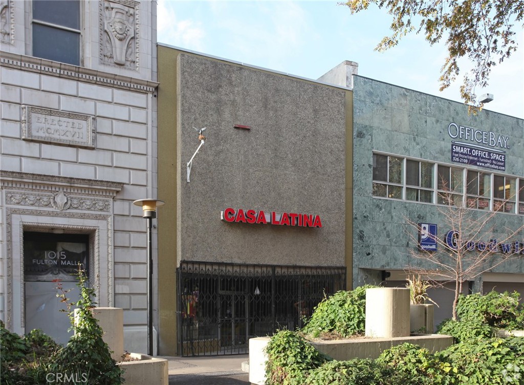 1017 Fulton St, Fresno, CA 93721