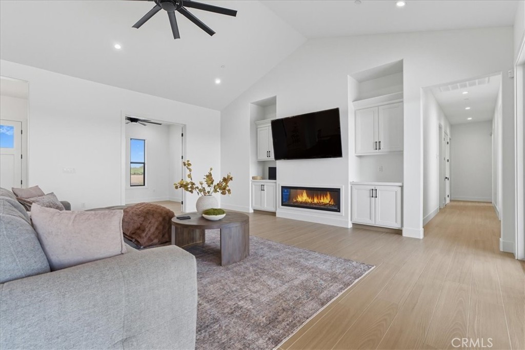 605 S Anderson A Rd, Exeter, CA 93221