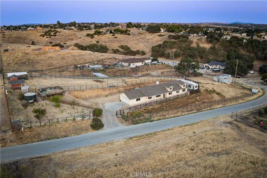 1690 Buck Way, Paso Robles, CA 93446