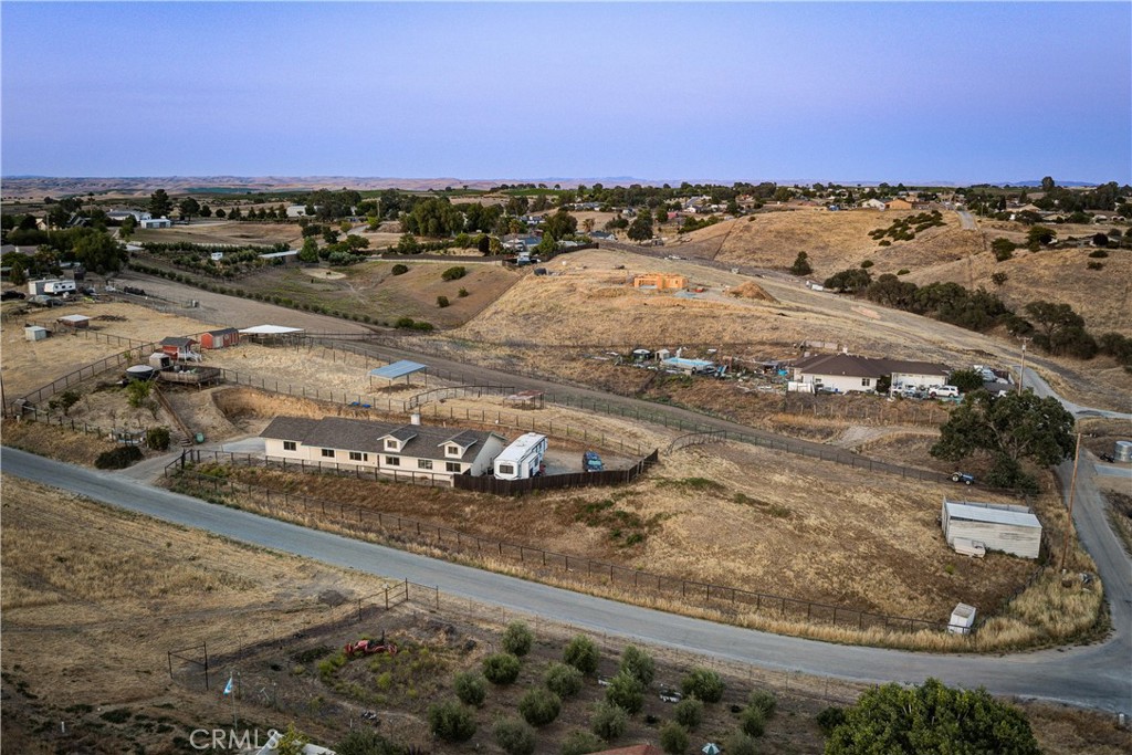 1690 Buck Way, Paso Robles, CA 93446