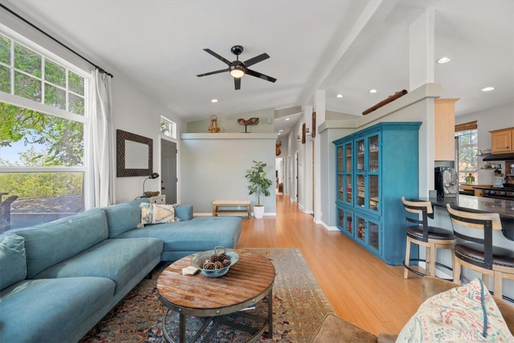 5990 Sunny Glen, Paso Robles, CA 93446