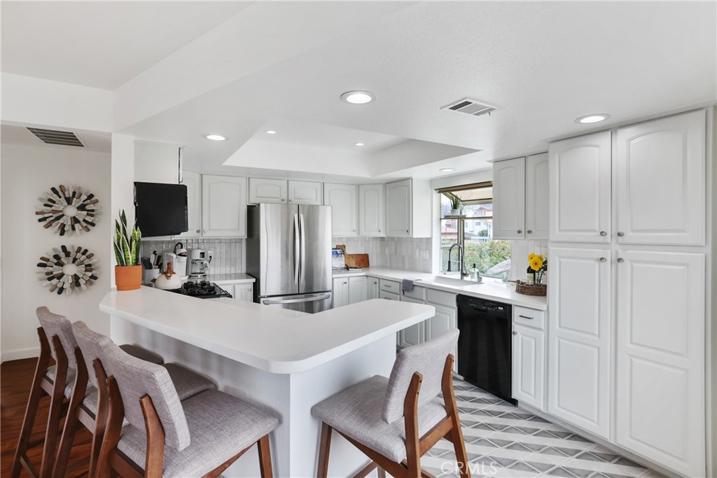 295 Plymouth St, Cambria, CA 93428