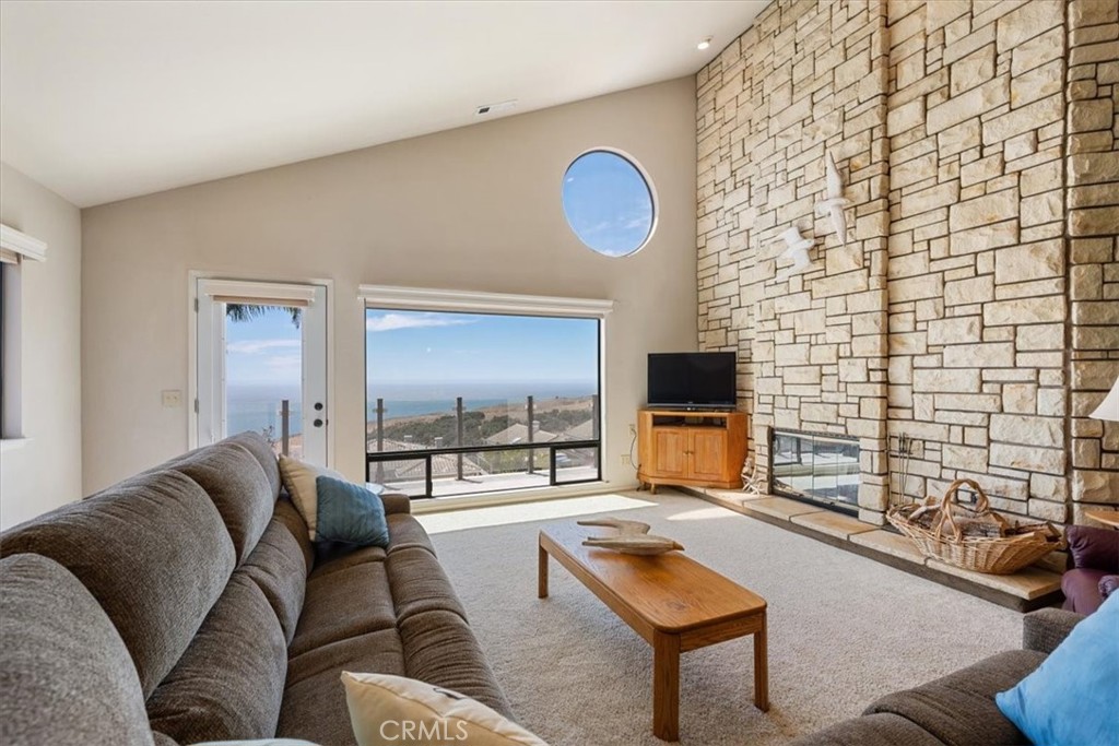 1174 Longview Ave, Pismo Beach, CA 93449