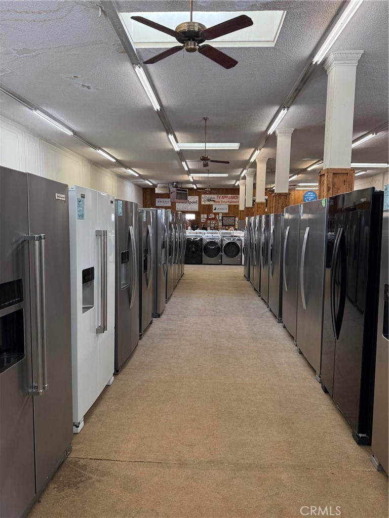 122 W 7th, Hanford, CA 93230