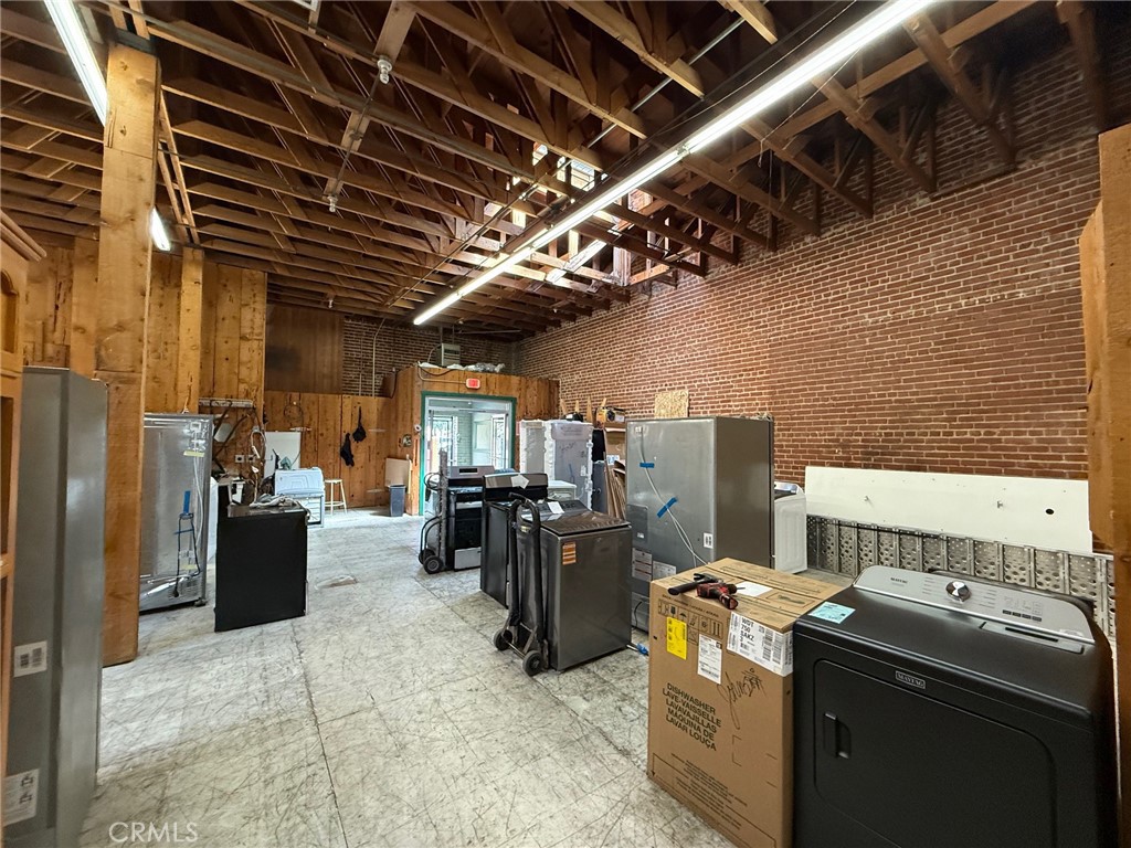 122 W 7th, Hanford, CA 93230