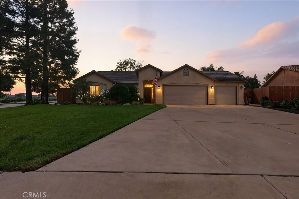 2431 S Cedar, Visalia, CA 93292